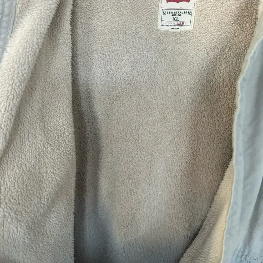 Levi’s Men’s Beige Sherpa Fleece Button-Down Jacket